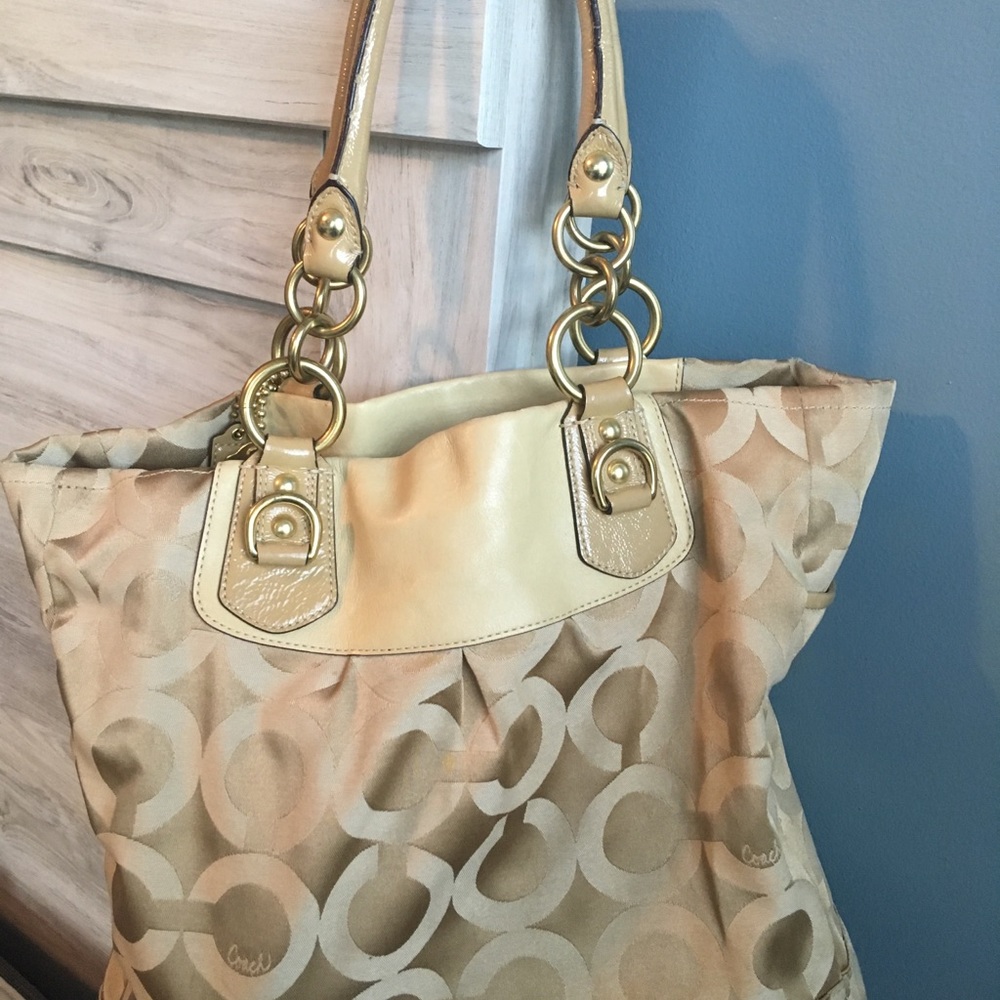 Medium/large coach purse
